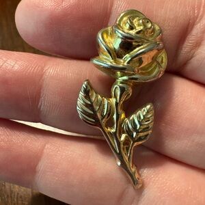 Vintage metal rose pin, gold toned, EUC.
